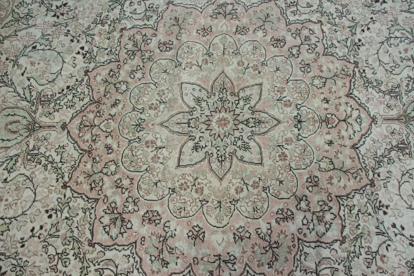 XL Vintage Turkish Accent Area Rug 6.4 x 10.1 ft