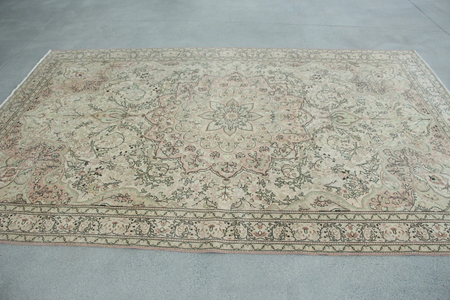 XL Vintage Turkish Accent Area Rug 6.4 x 10.1 ft