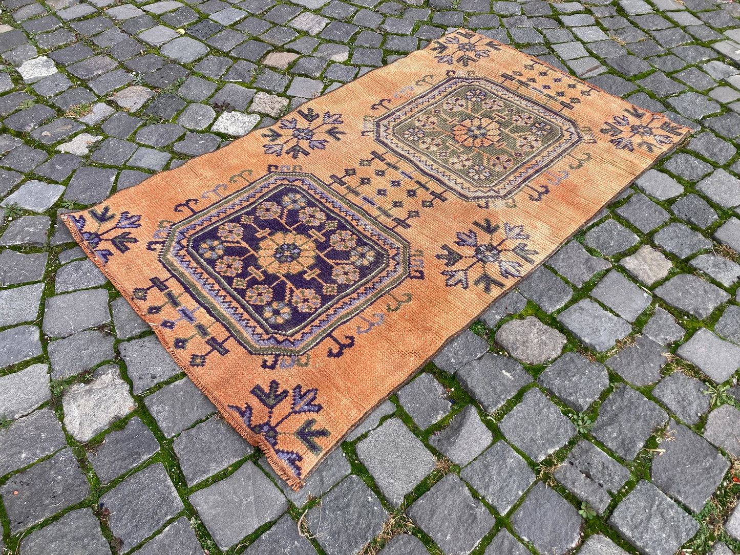 Vintage Turkish Accent Area rug 2.6 x 4.3 ft