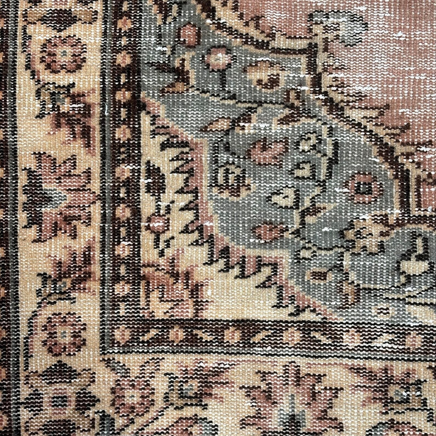 Vintage Turkish Accent Area rug 5 x 8.8 ft