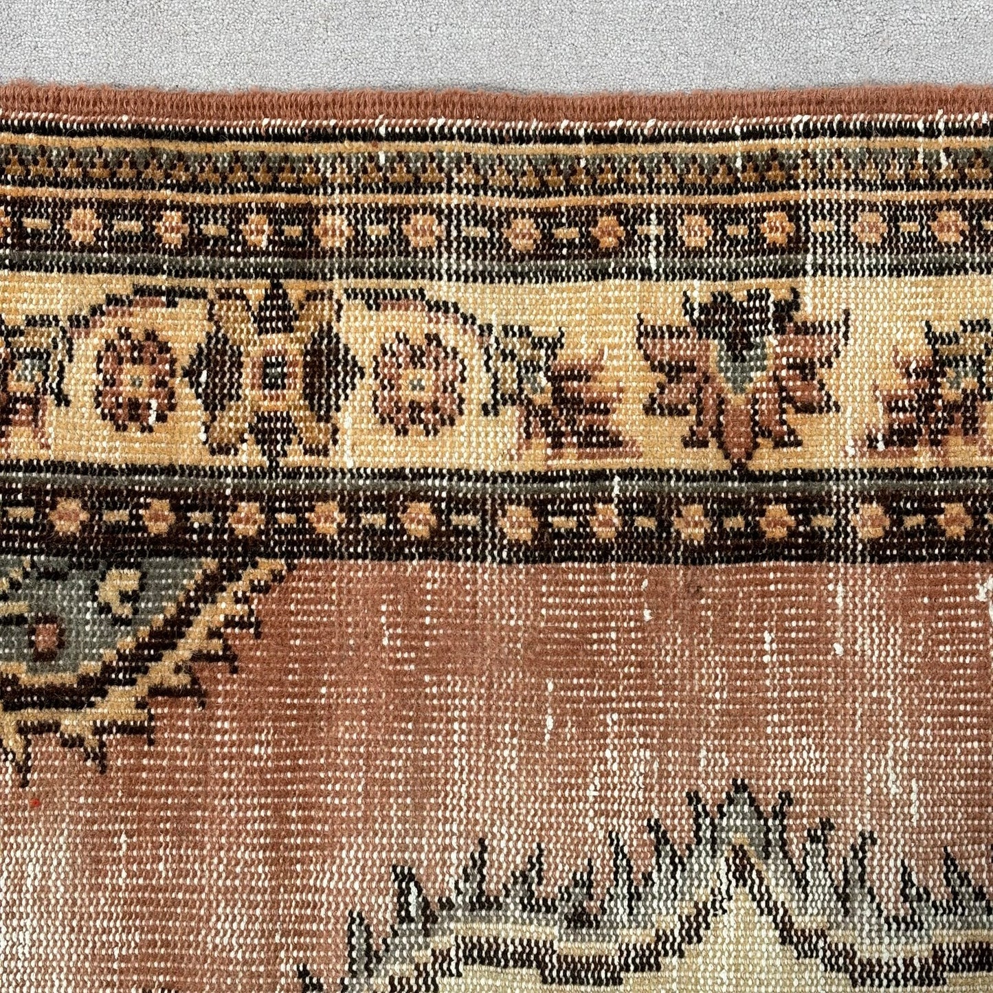Vintage Turkish Accent Area rug 5 x 8.8 ft