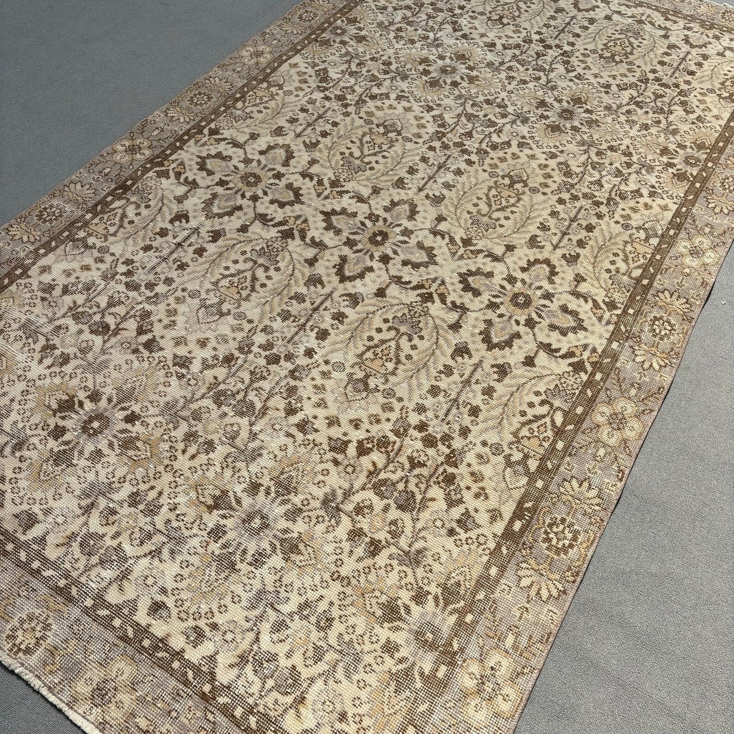 Vintage Turkish Accent Area rug 5.1 x 9.2 ft
