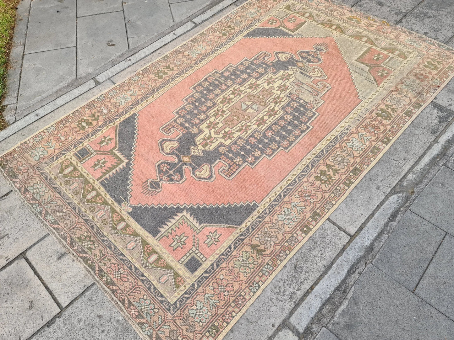 Vintage Turkish Accent Area rug 4.3 x 7.1 ft