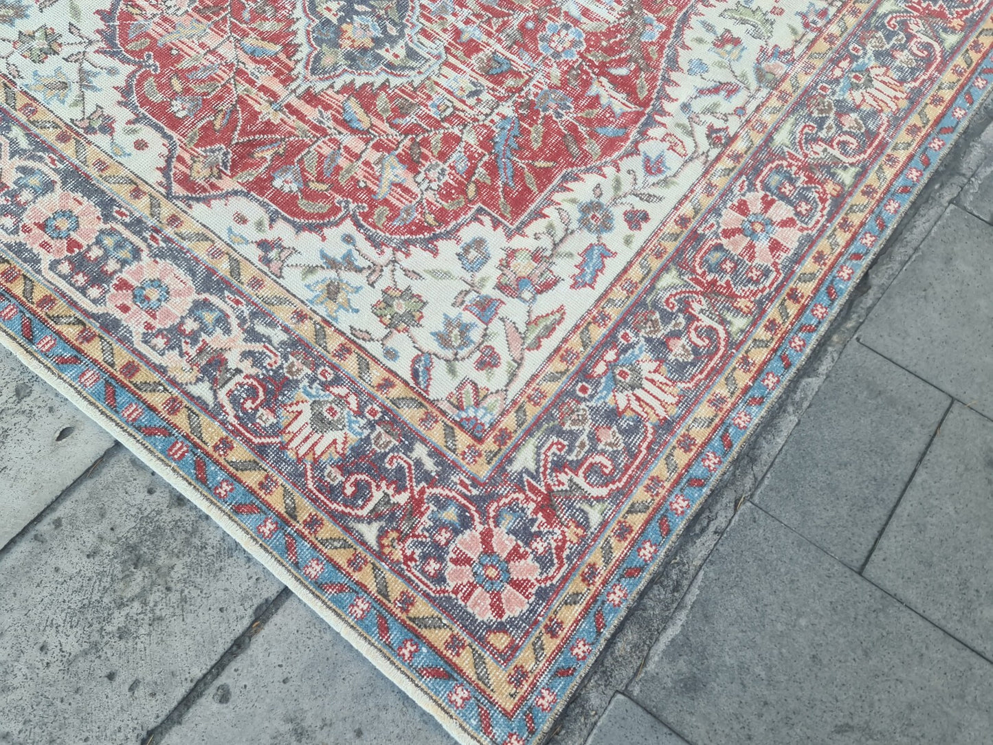 XL Vintage Turkish Accent Area Rug 6 x 9.9 ft