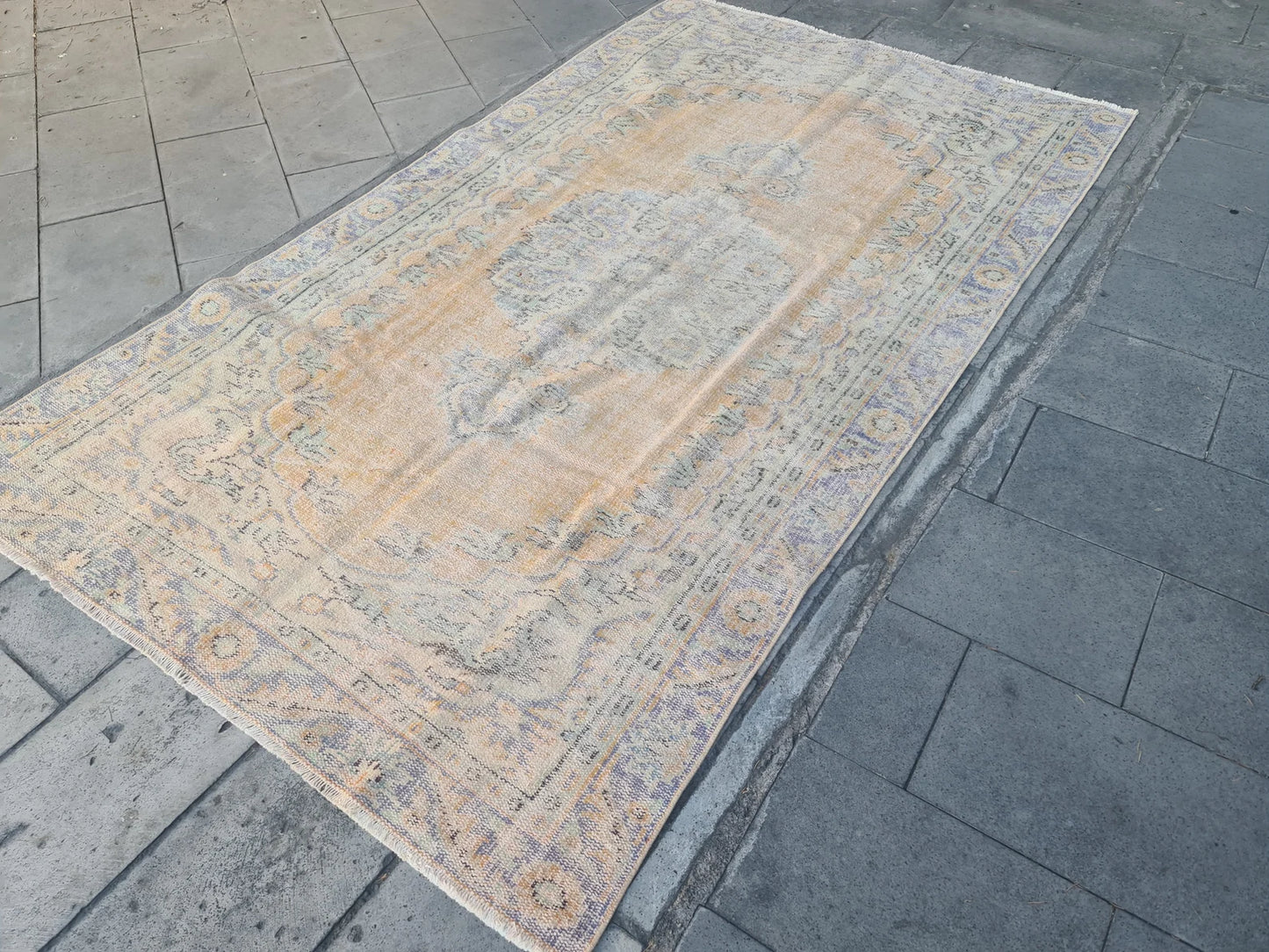 XL Vintage Turkish Accent Area Rug 5.3 x 9.1 ft