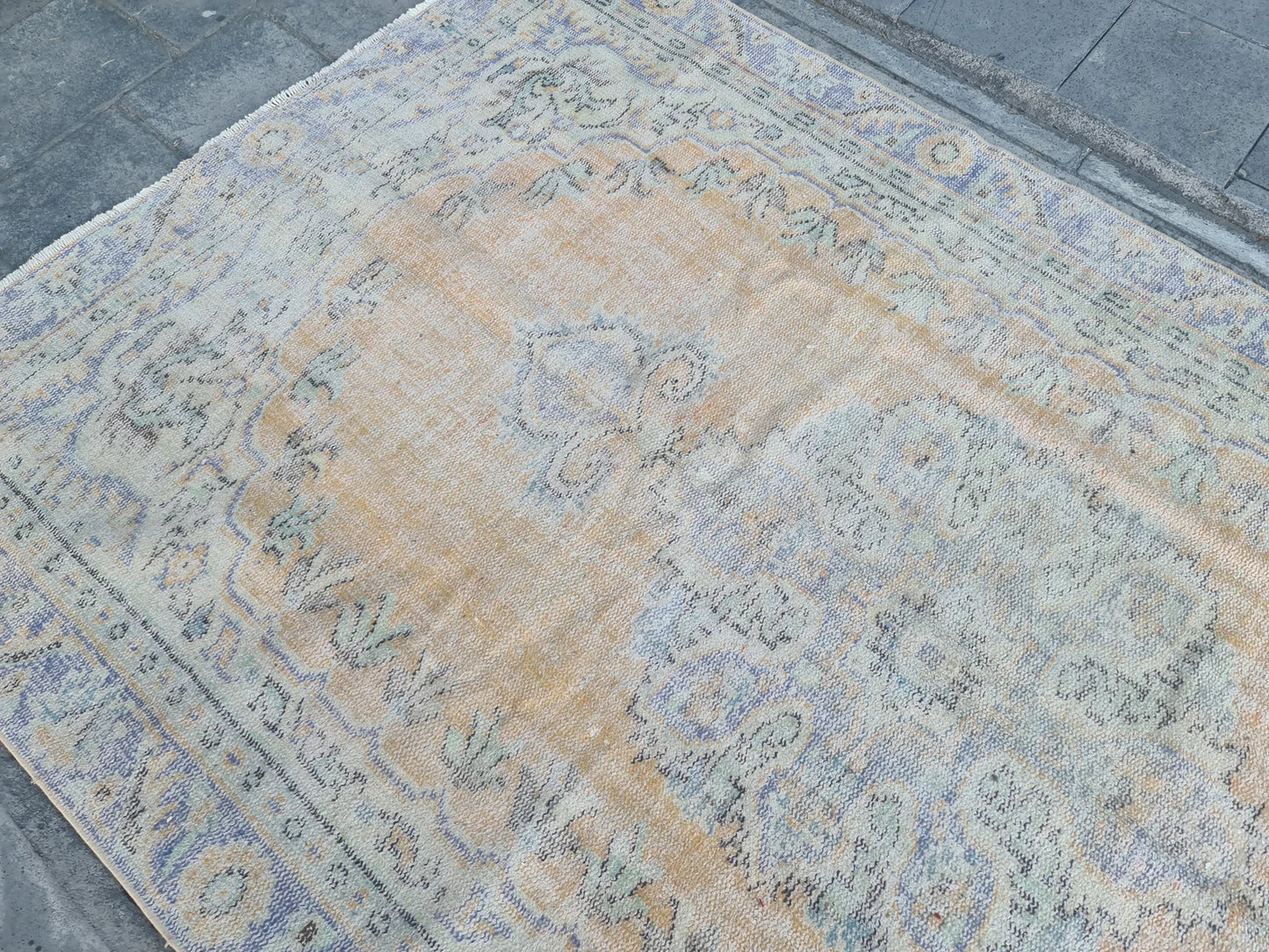 XL Vintage Turkish Accent Area Rug 5.3 x 9.1 ft