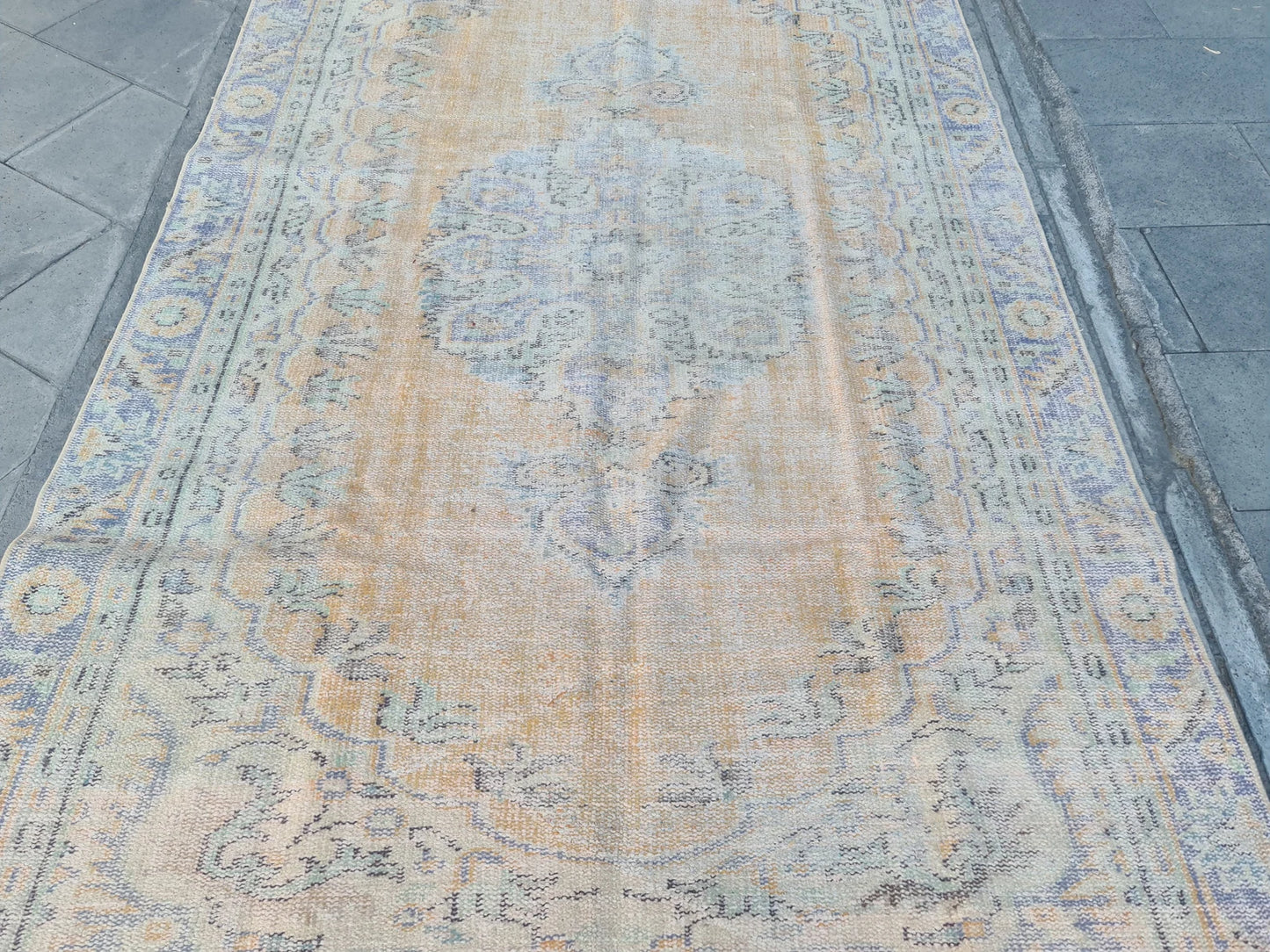 XL Vintage Turkish Accent Area Rug 5.3 x 9.1 ft