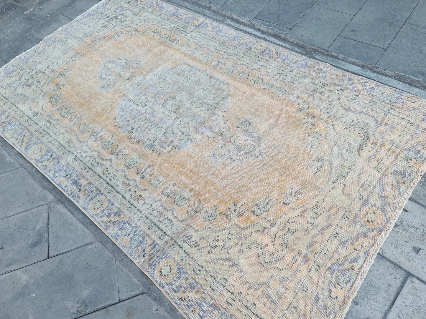 XL Vintage Turkish Accent Area Rug 5.3 x 9.1 ft