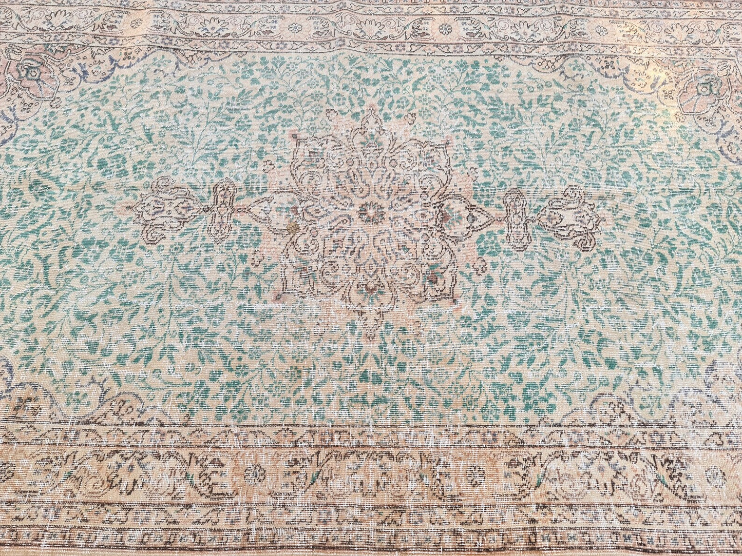 XL Vintage Turkish Accent Area rug 5.3 x 8.7 ft