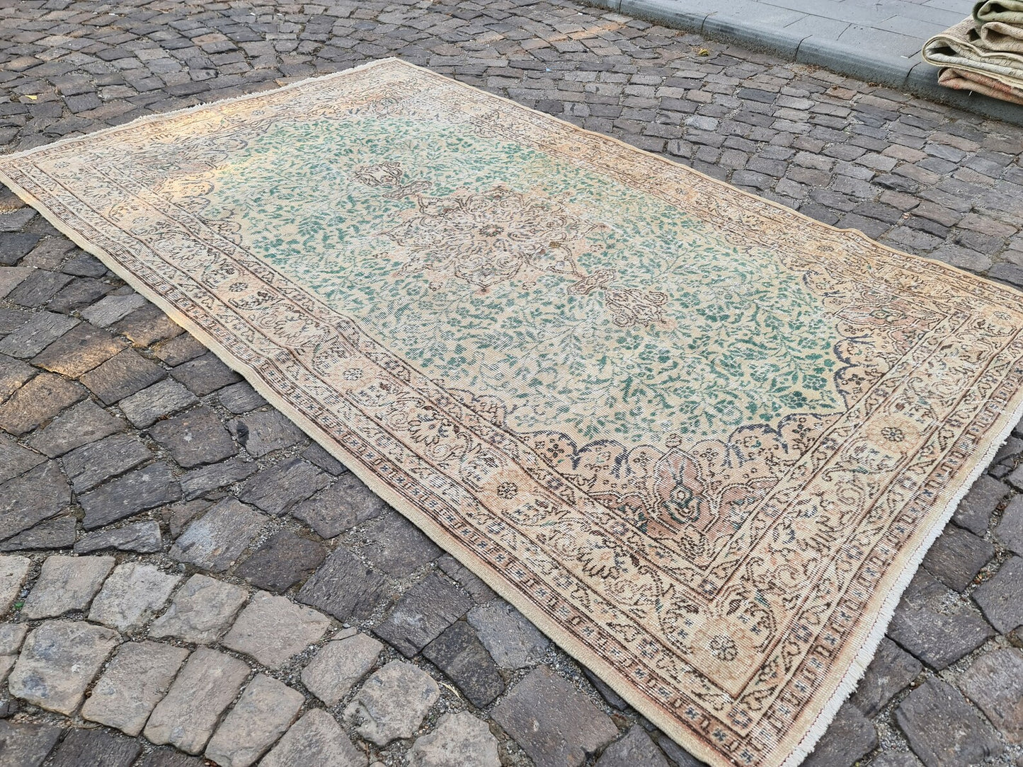 XL Vintage Turkish Accent Area rug 5.3 x 8.7 ft