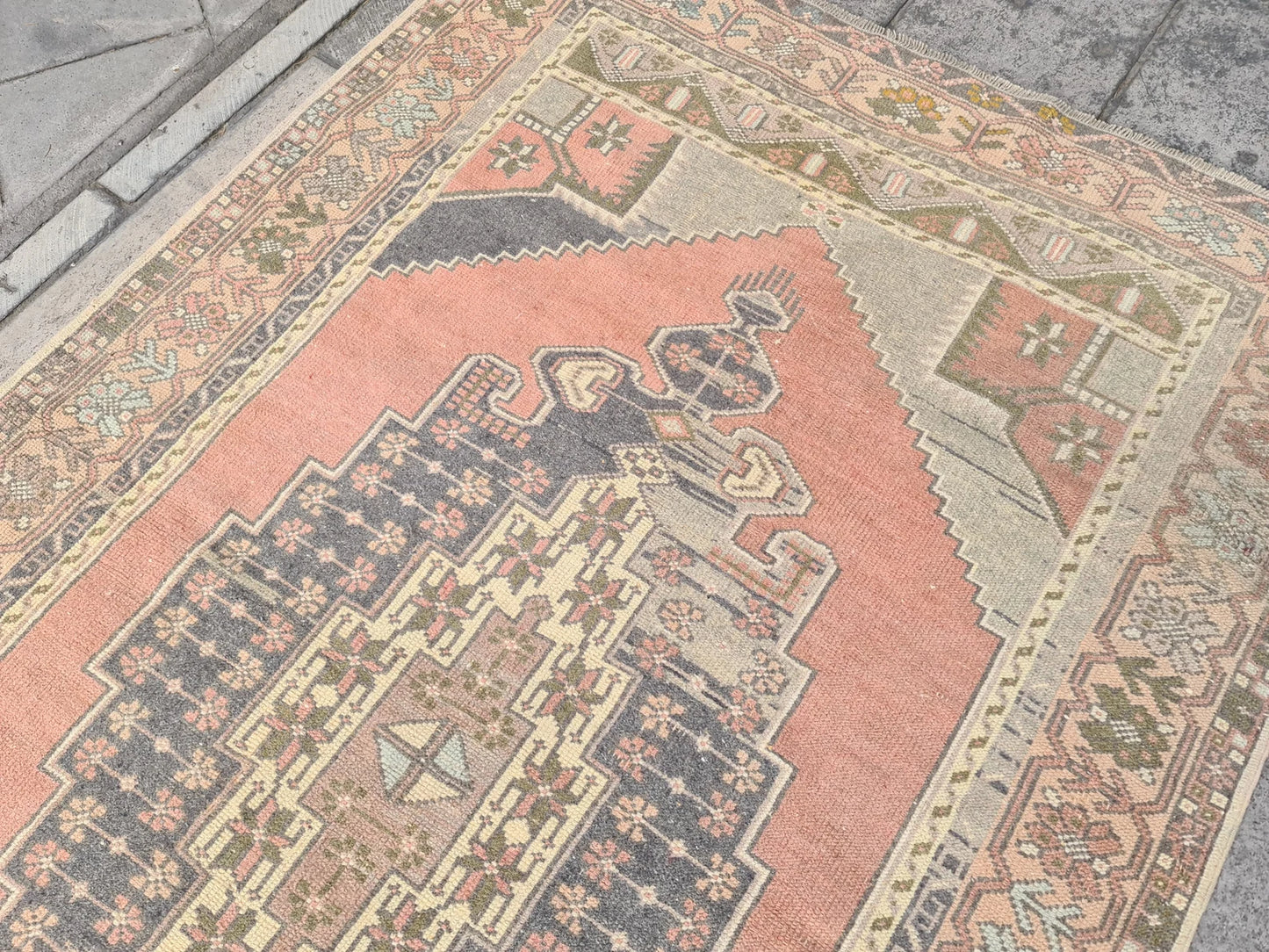 Vintage Turkish Accent Area rug 4.3 x 7.1 ft
