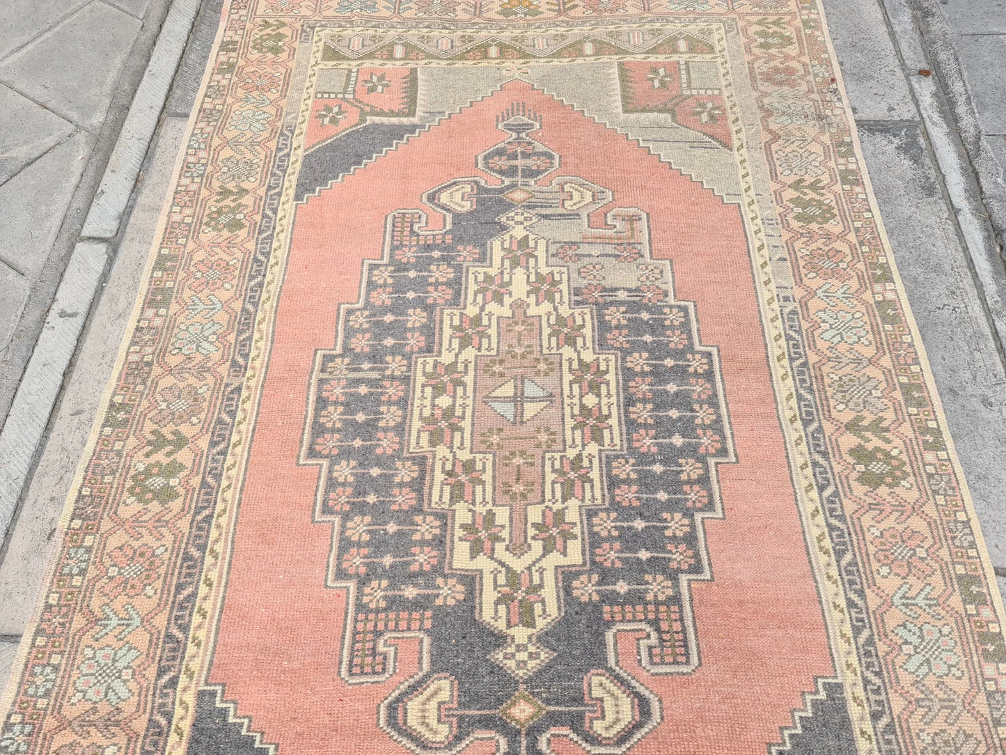 Vintage Turkish Accent Area rug 4.3 x 7.1 ft