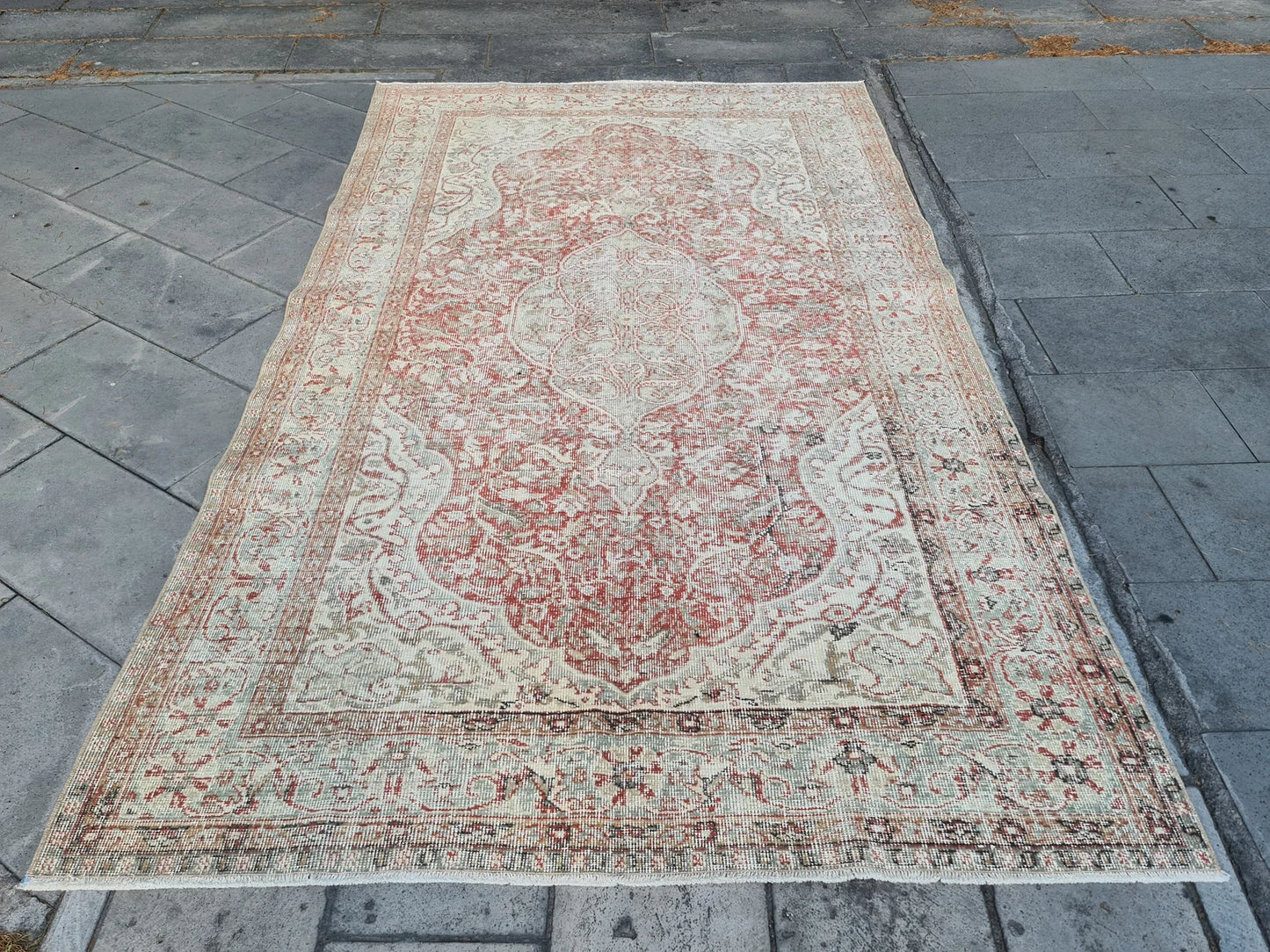 XL Vintage Turkish Accent Area Rug 5.5 x 9.2 ft