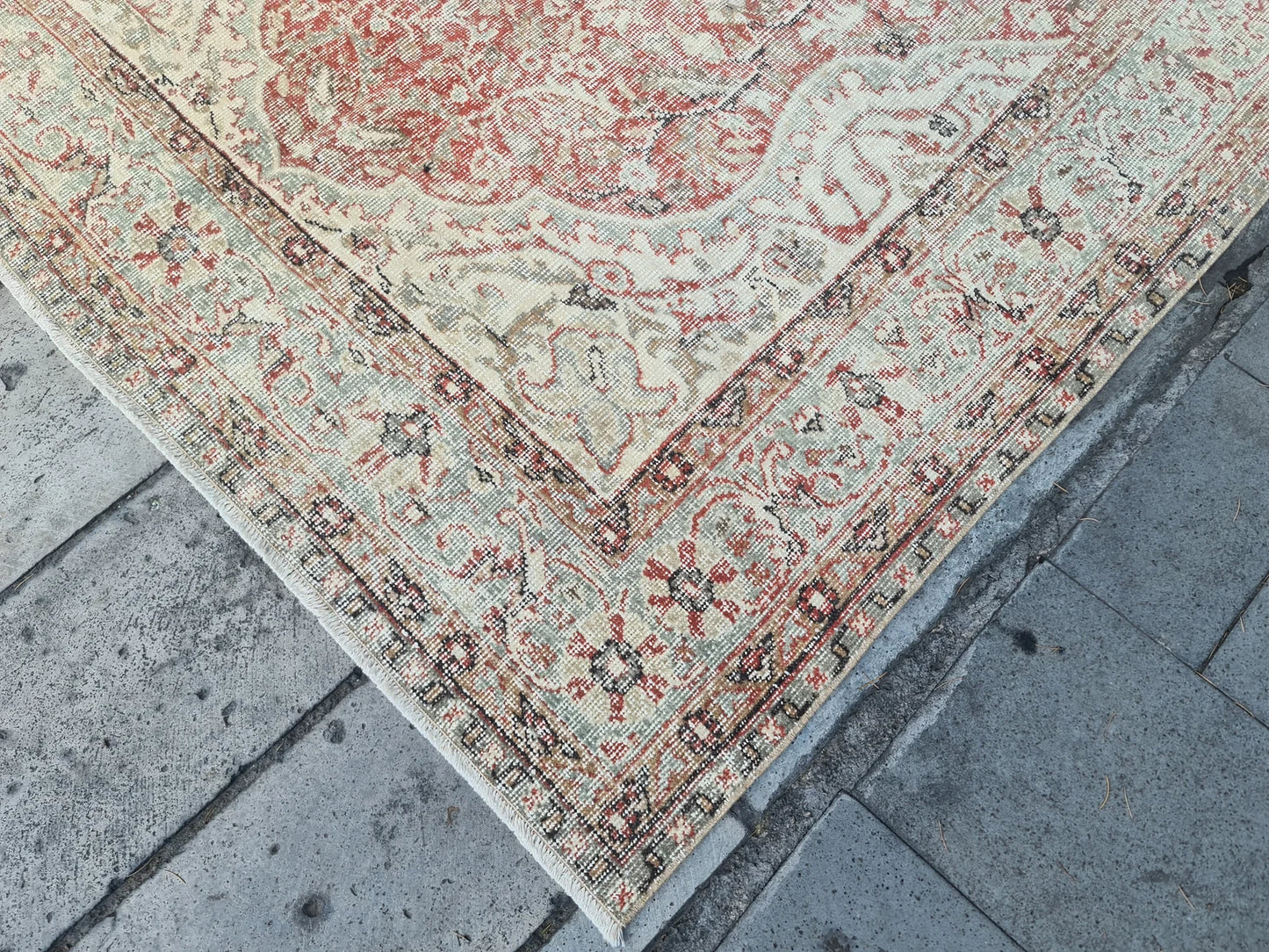 XL Vintage Turkish Accent Area Rug 5.5 x 9.2 ft