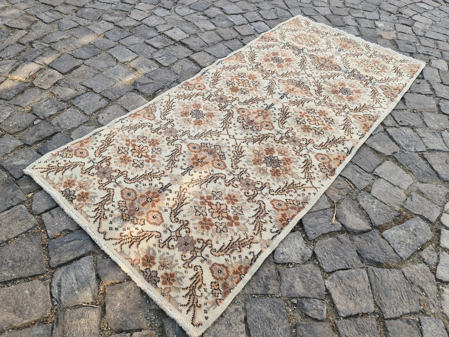 Vintage Turkish Accent Area rug 2.9 x 6.6 ft