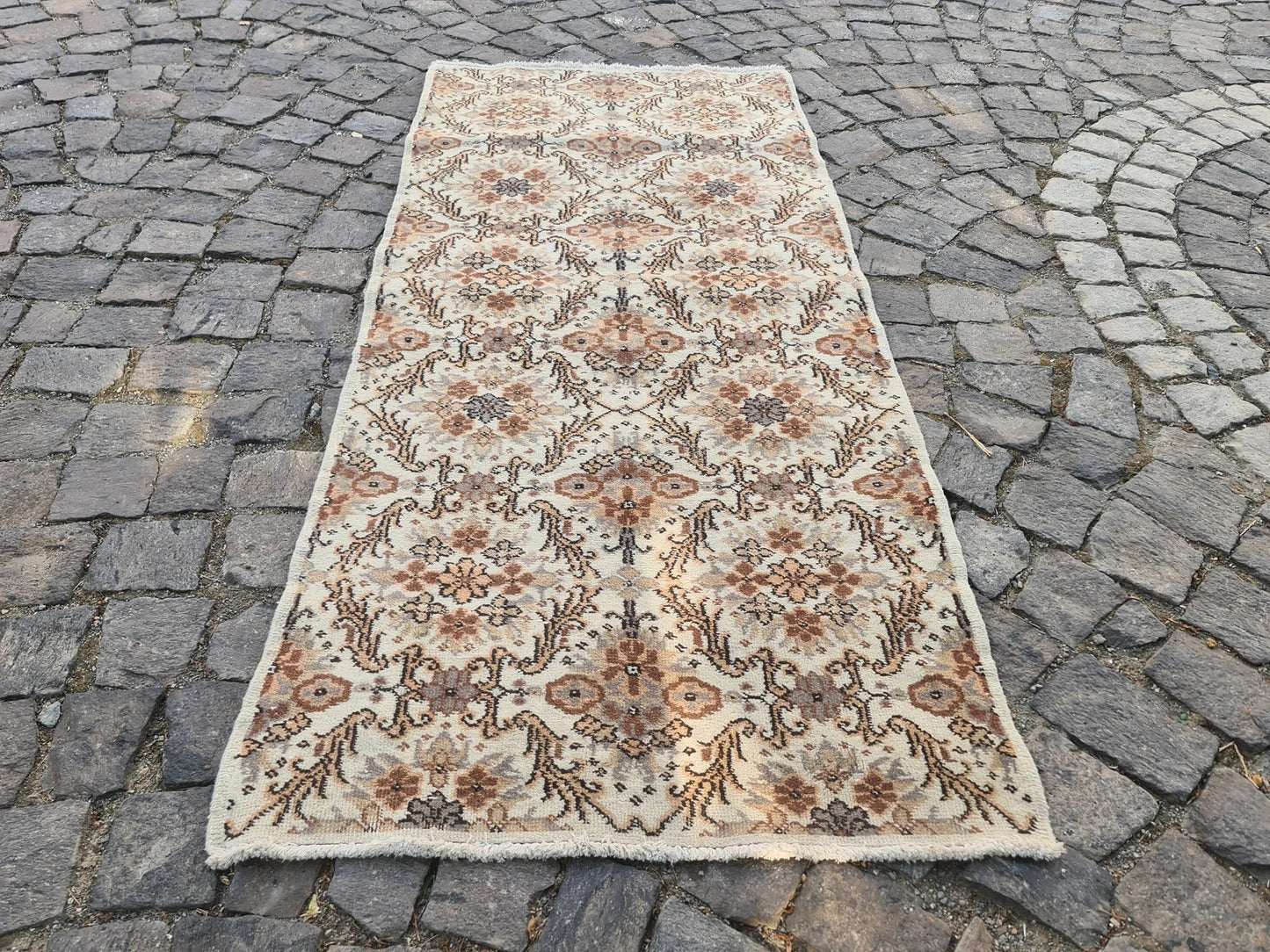 Vintage Turkish Accent Area rug 2.9 x 6.6 ft
