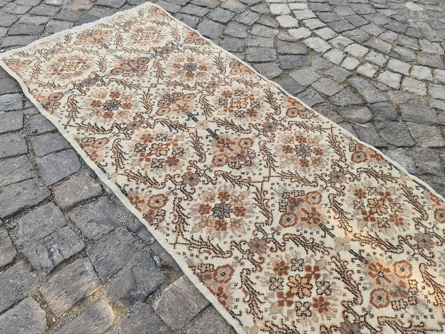 Vintage Turkish Accent Area rug 2.9 x 6.6 ft
