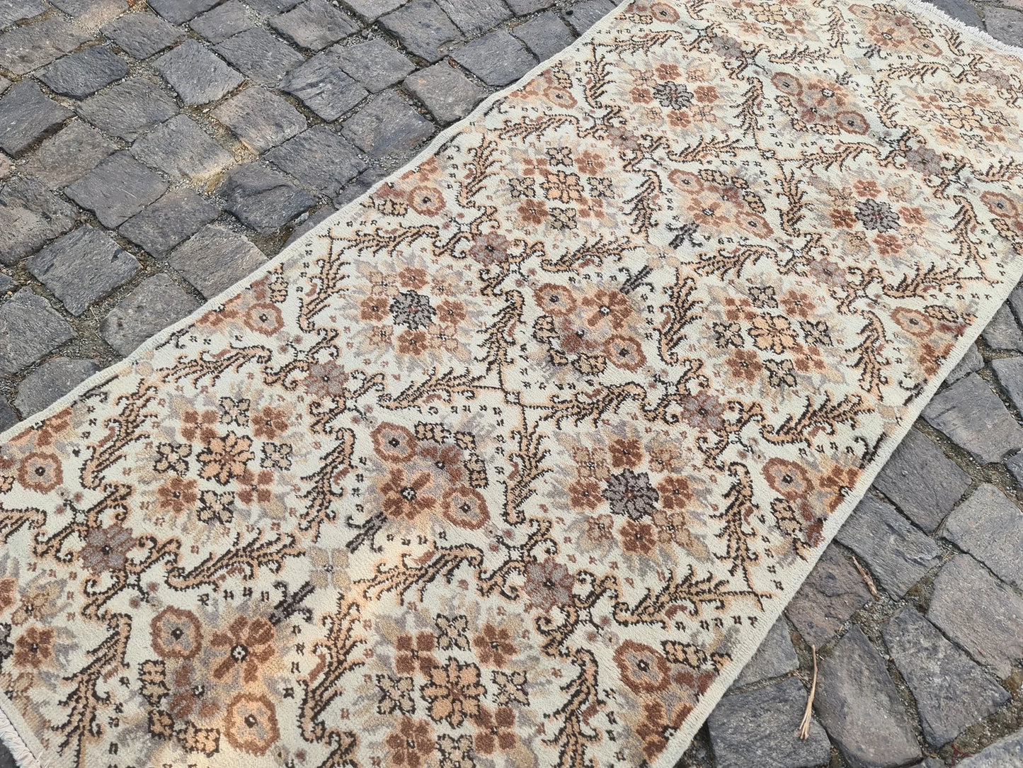 Vintage Turkish Accent Area rug 2.9 x 6.6 ft