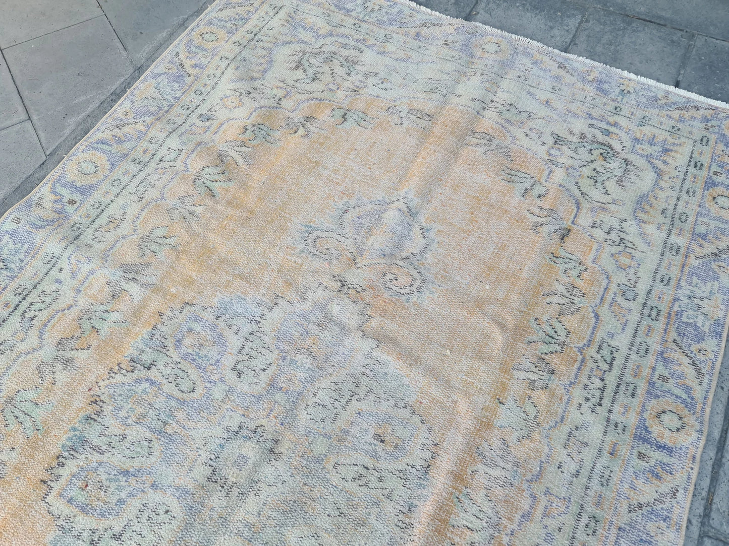XL Vintage Turkish Accent Area Rug 5.3 x 9.1 ft