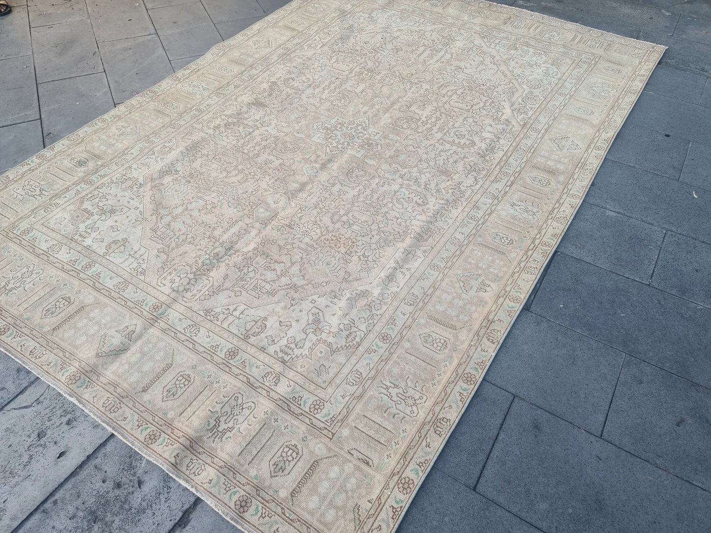 XL Vintage Turkish Accent Area Rug 6.3 x 9.7 ft