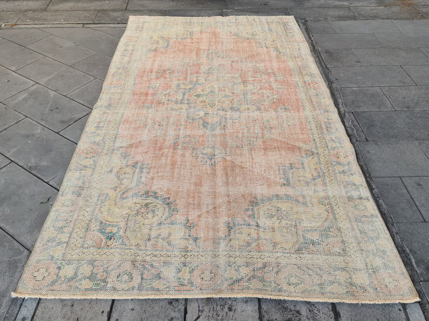 XL Vintage Turkish Accent Area Rug 5.6 x 9.6 ft