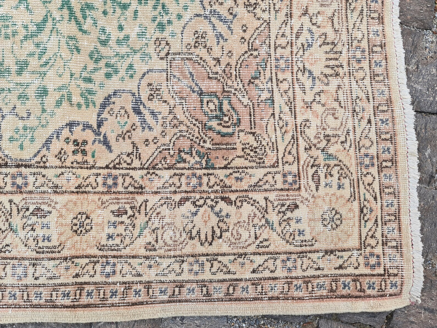 XL Vintage Turkish Accent Area rug 5.3 x 8.7 ft
