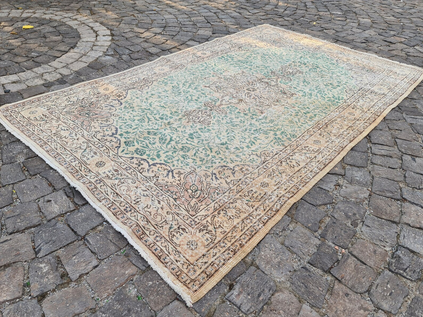 XL Vintage Turkish Accent Area rug 5.3 x 8.7 ft