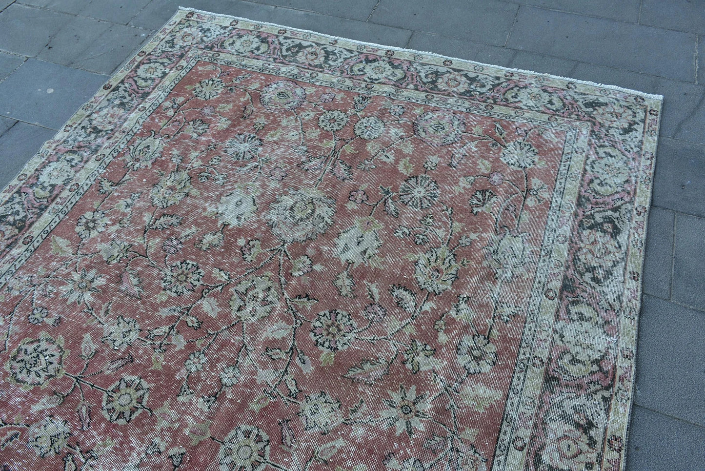 XL Vintage Turkish Accent Area Rug 6 x 9.4 ft