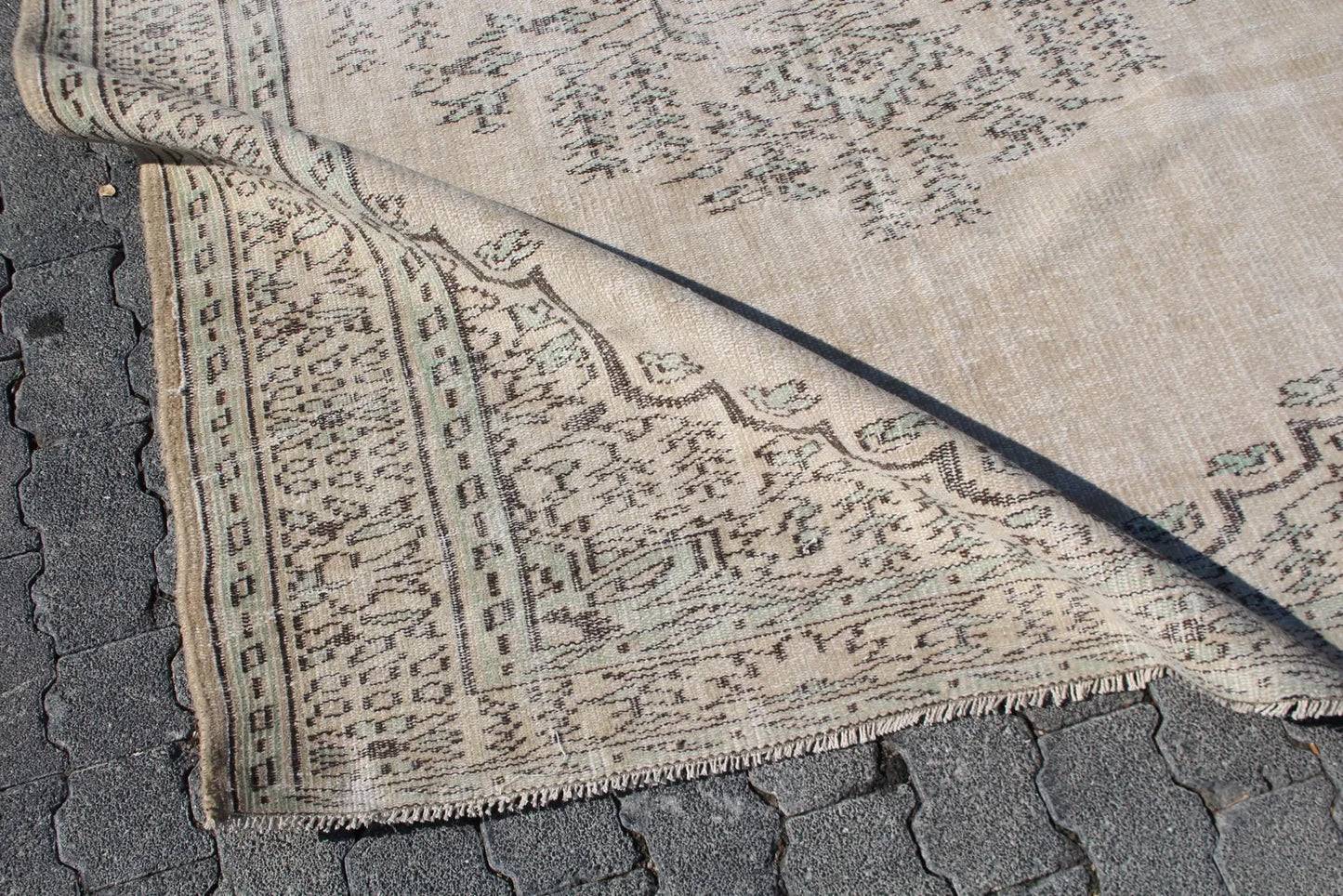 Reserved XL Vintage Turkish Accent Area Rug 5.7 x 8.7 ft