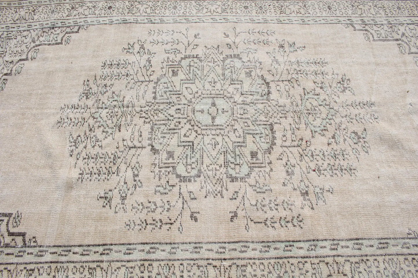 Reserved XL Vintage Turkish Accent Area Rug 5.7 x 8.7 ft
