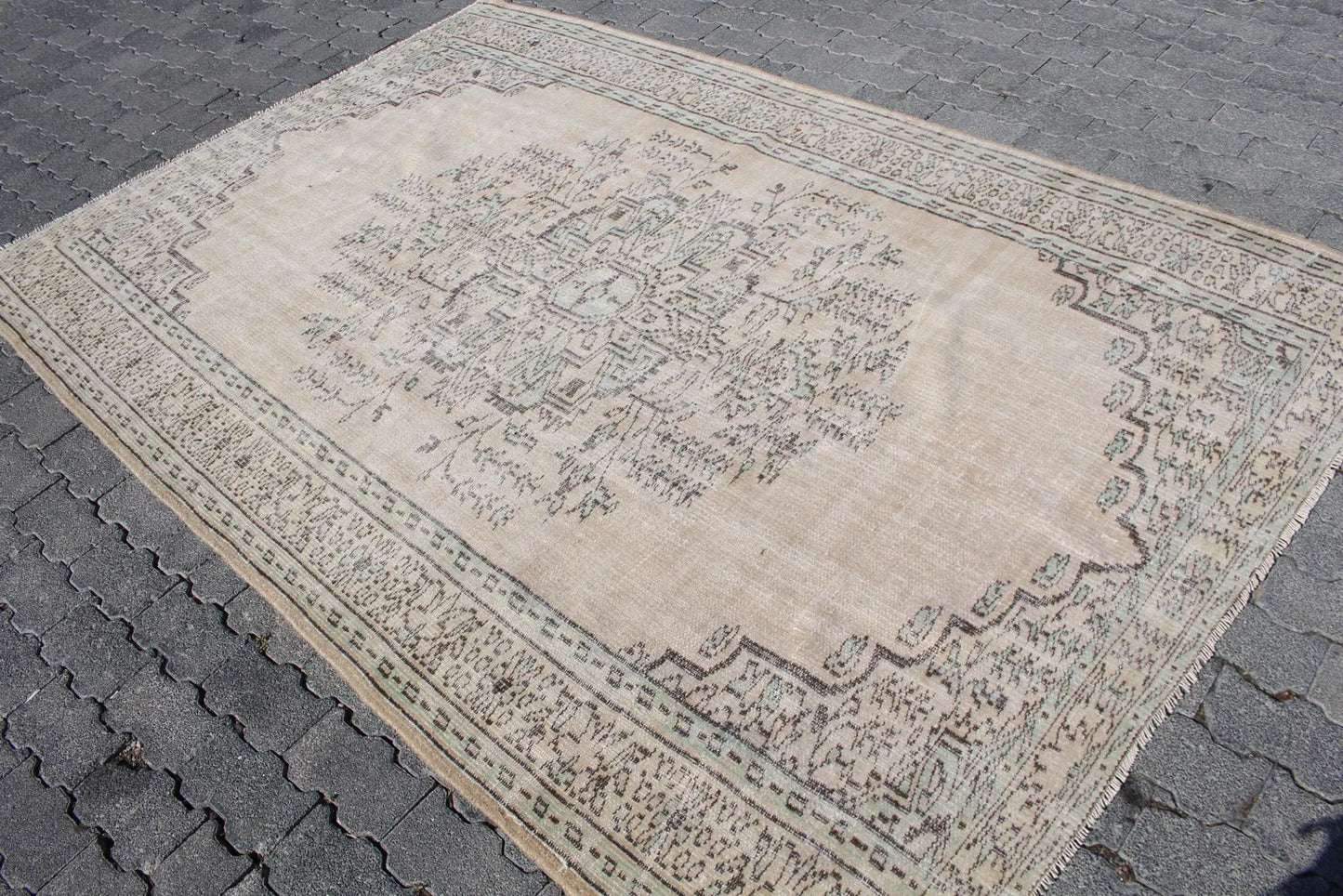 Reserved XL Vintage Turkish Accent Area Rug 5.7 x 8.7 ft
