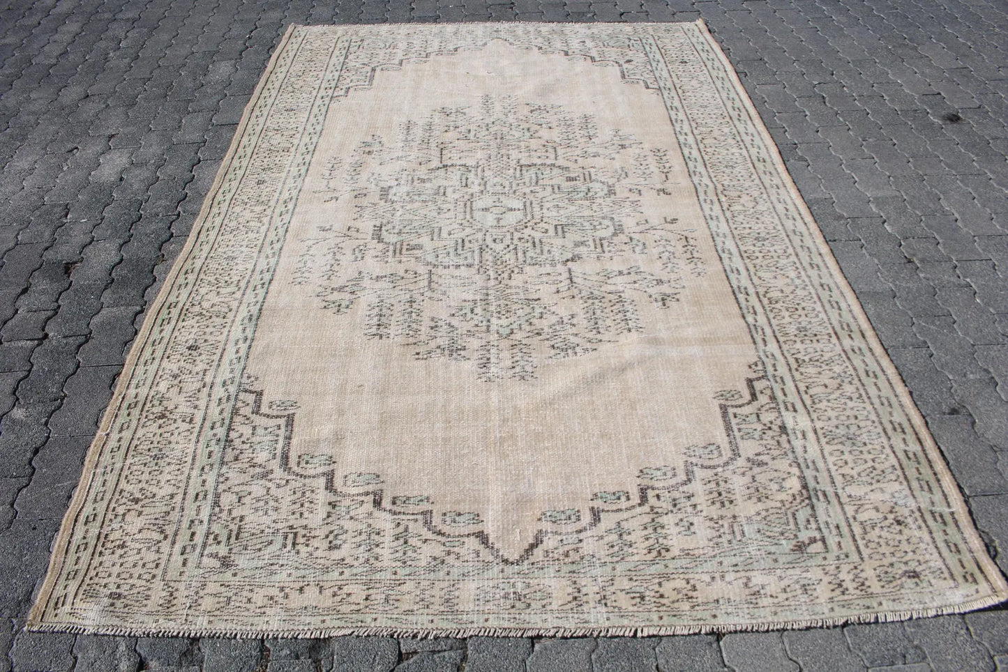 Reserved XL Vintage Turkish Accent Area Rug 5.7 x 8.7 ft