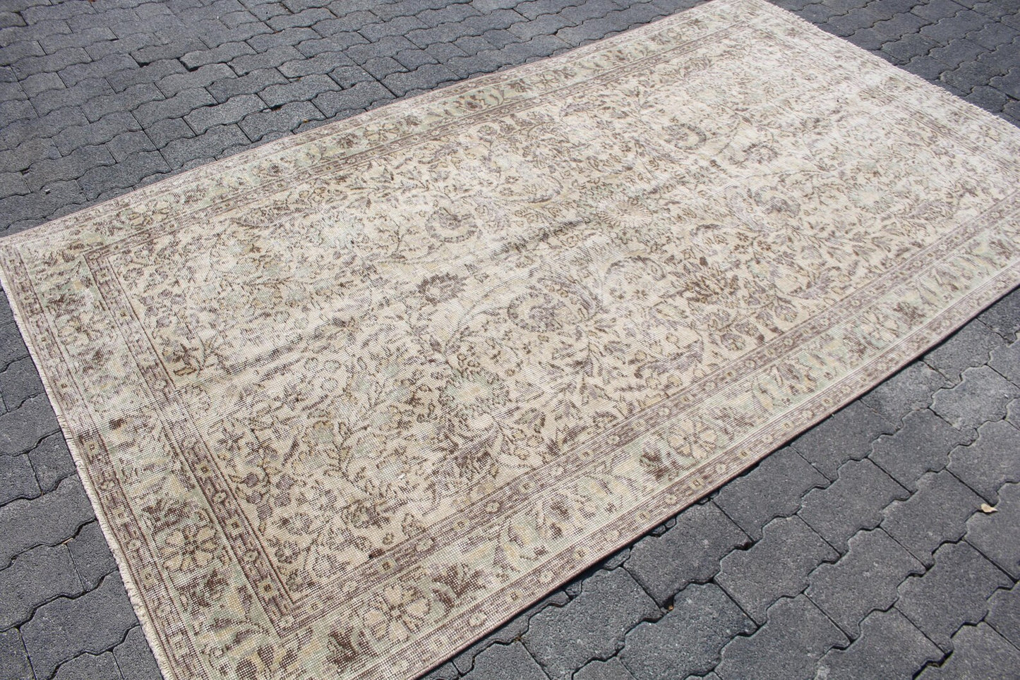 Vintage Turkish Accent Area rug 4.4 x 8.3 ft