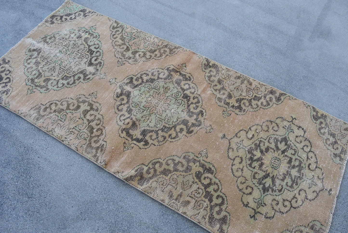 Vintage Turkish Accent Area rug 2.9 x 6.6 ft
