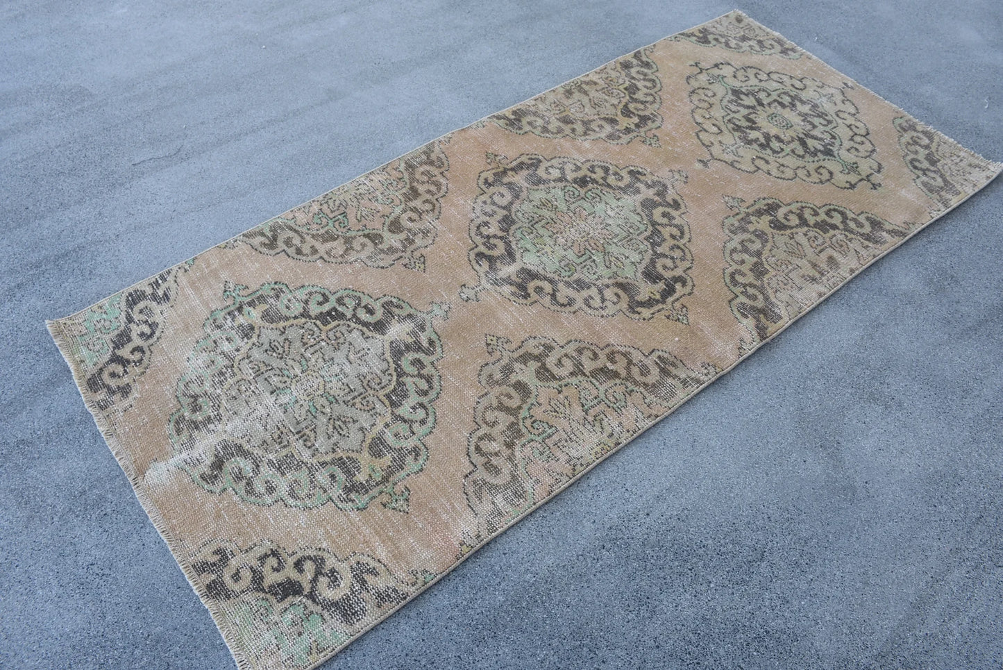 Vintage Turkish Accent Area rug 2.9 x 6.6 ft