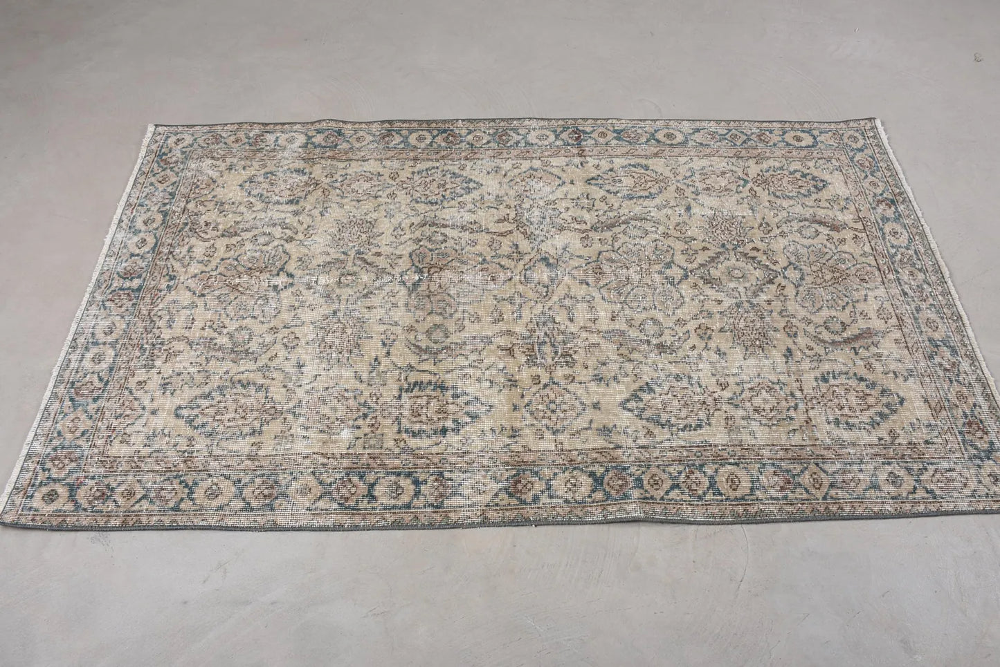 Vintage Turkish Accent Area rug 3.5 x 6 ft