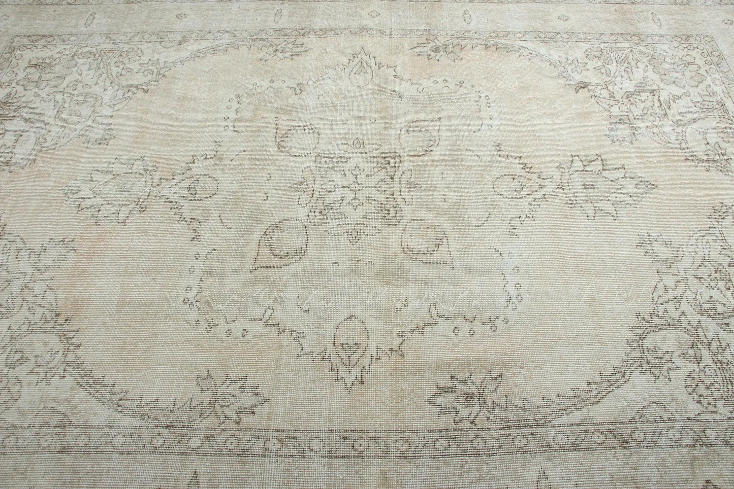 XL Vintage Turkish Accent Area Rug 6.4 x 9.4 ft