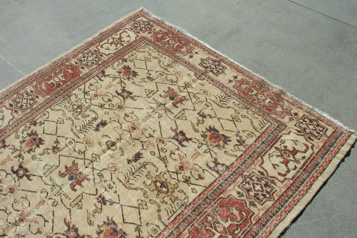 Vintage Turkish Accent Area rug 5 x 7.8 ft