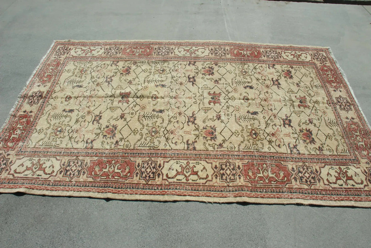 Vintage Turkish Accent Area rug 5 x 7.8 ft