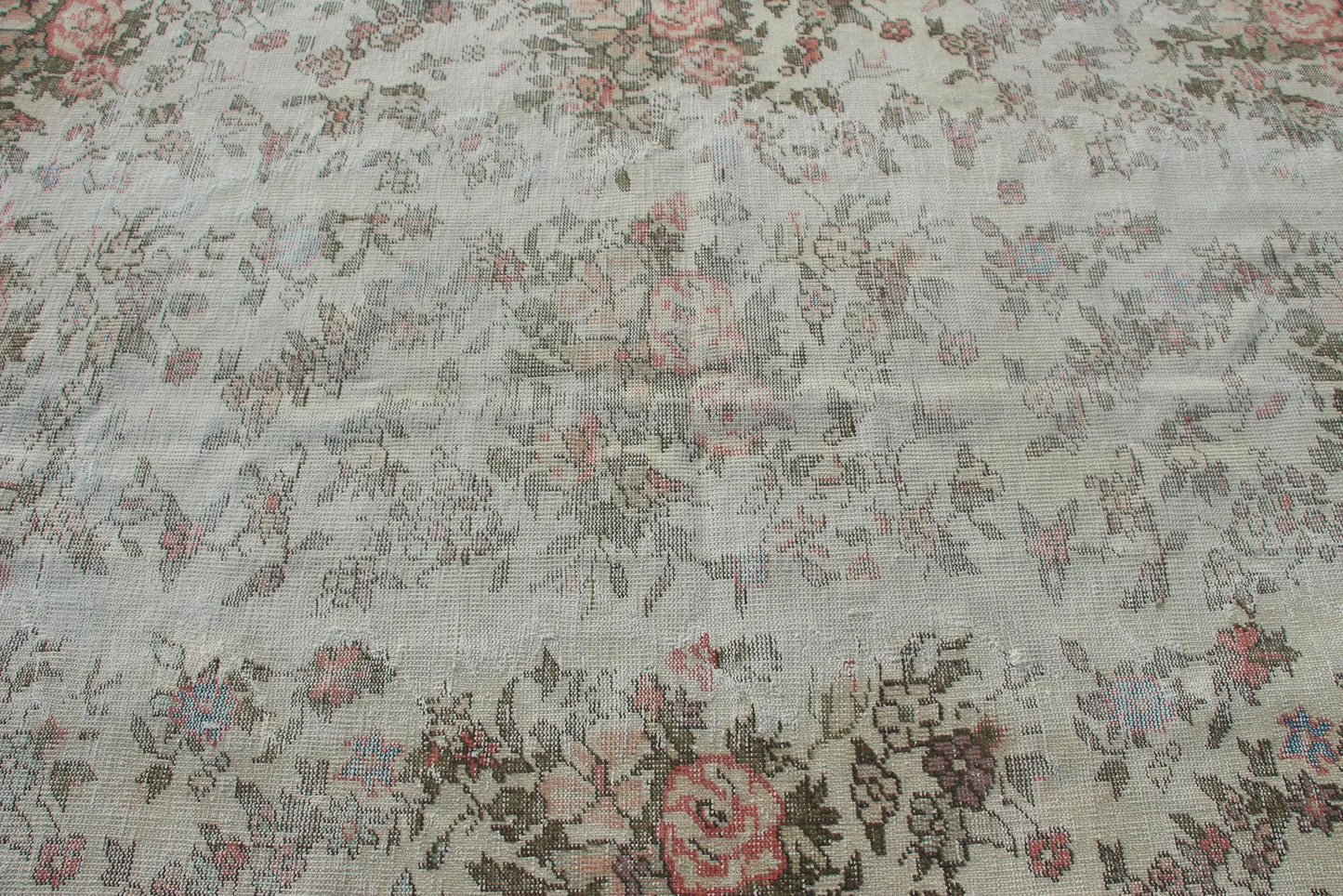 XL Vintage Turkish Accent Area Rug 5.6 x 8.9 ft
