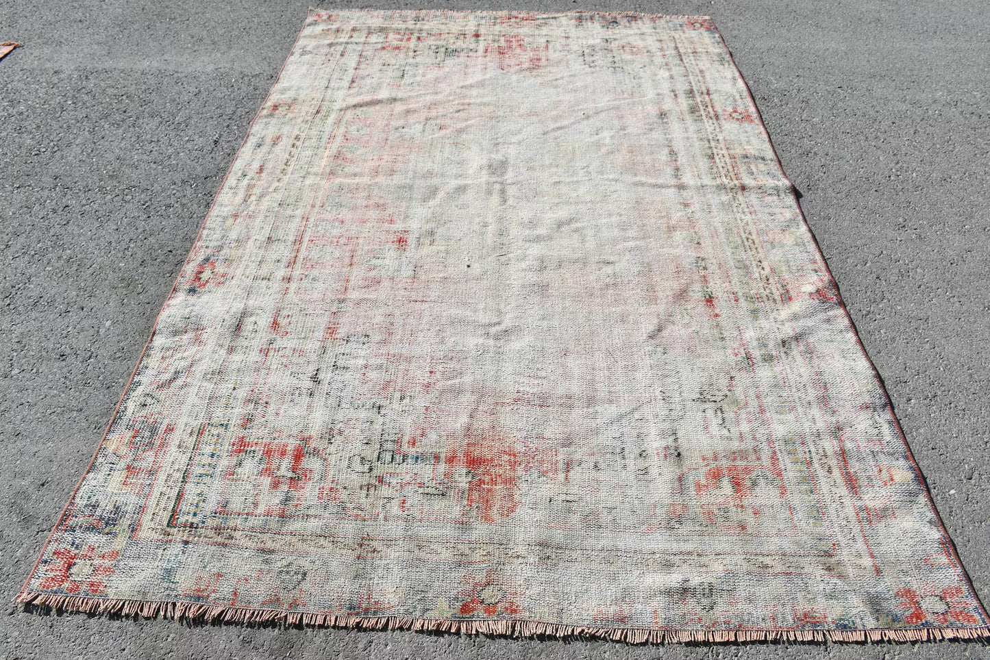 XL Vintage Turkish Accent Area rug 5.7 x 8.9 ft