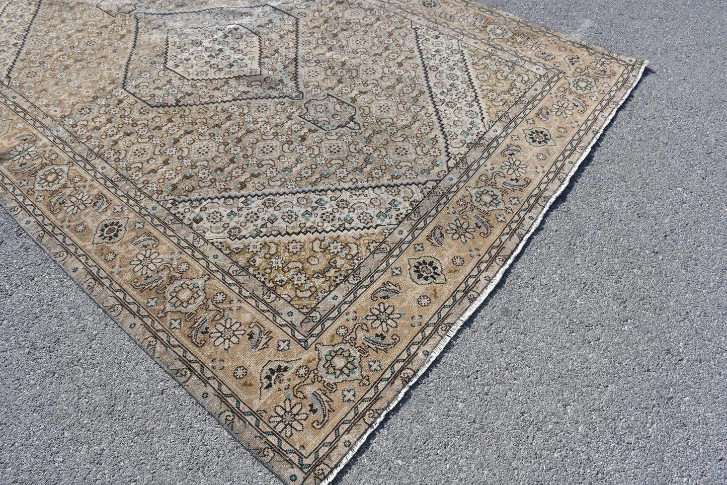 XL Vintage Turkish Accent Area Rug 6.5 x 9.3 ft