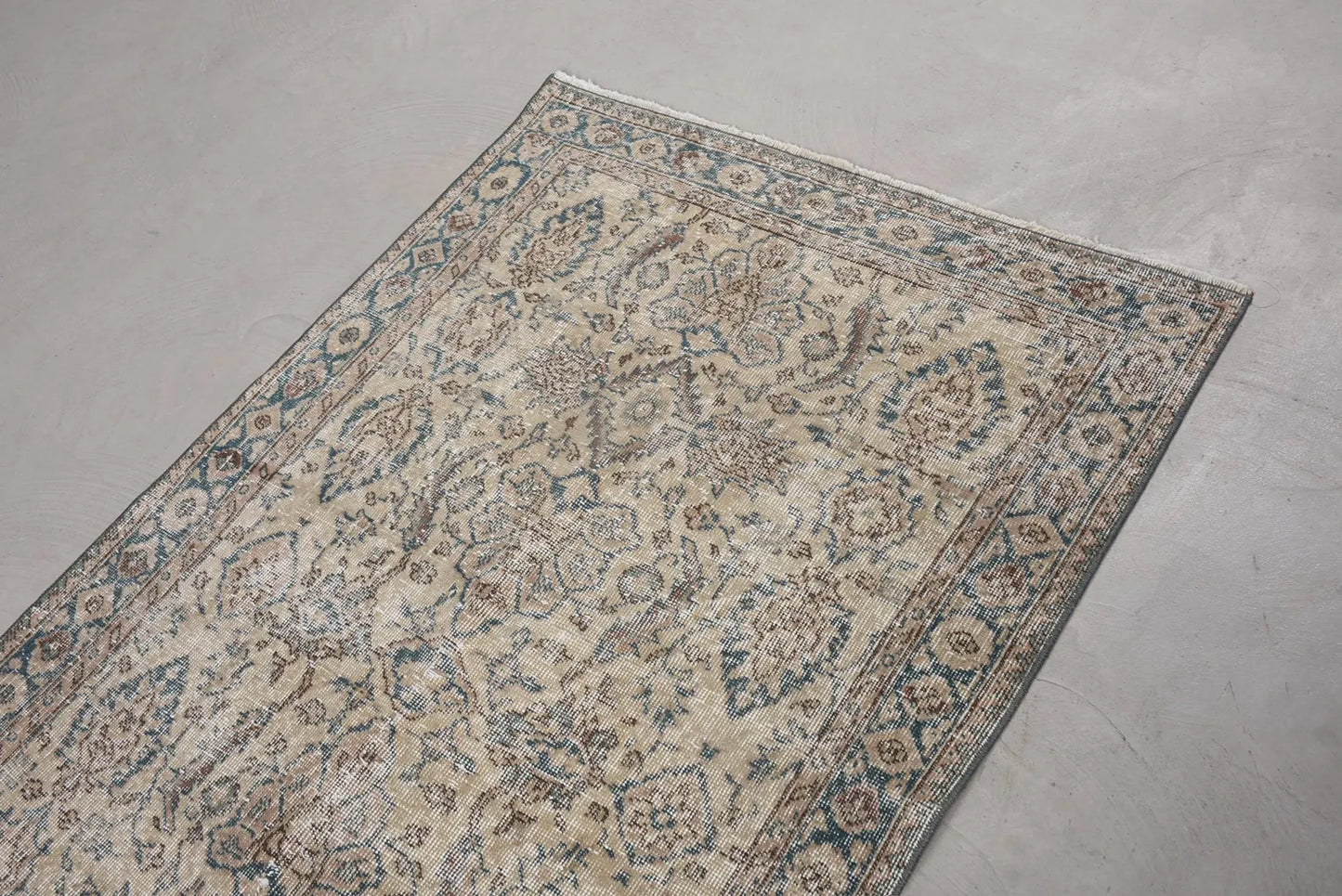 Vintage Turkish Accent Area rug 3.5 x 6 ft