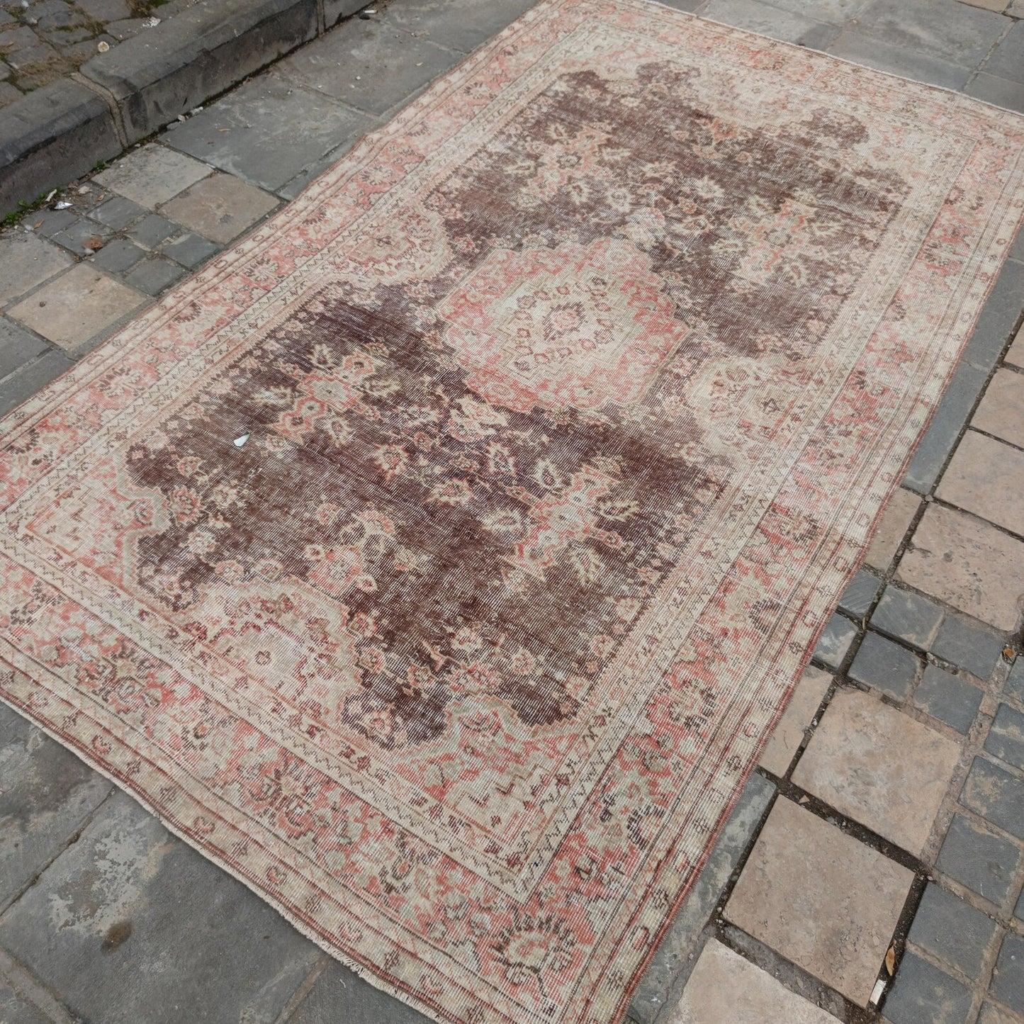 Vintage Turkish Accent Area rug 4.9 x 8.5 ft