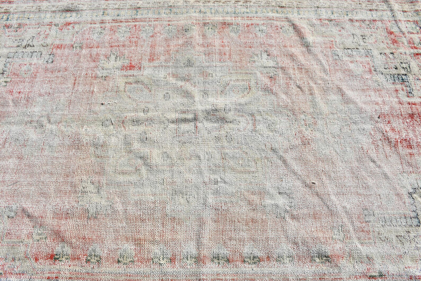 XL Vintage Turkish Accent Area rug 5.7 x 8.9 ft
