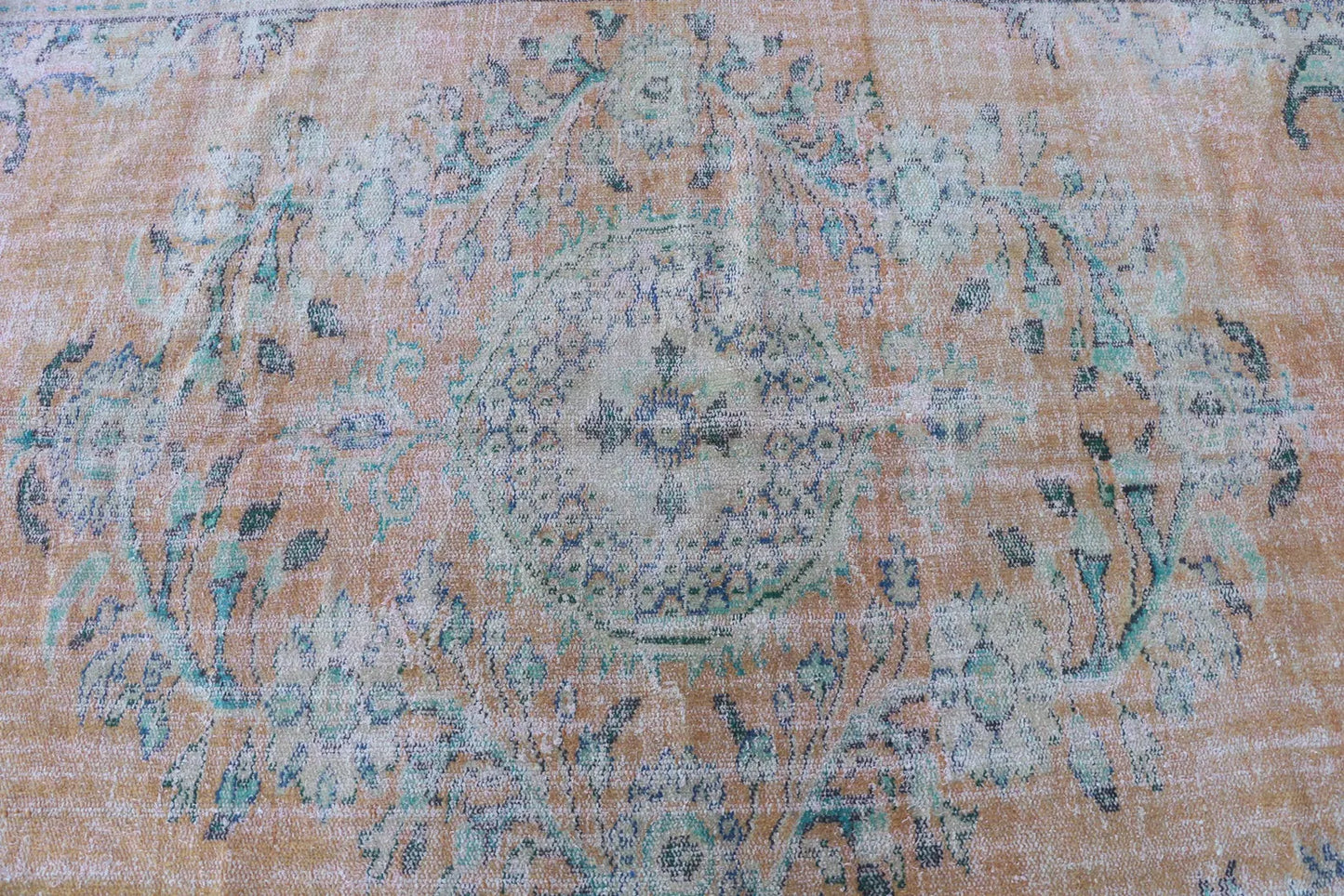 XL Vintage Turkish Accent Area Rug 5.9 x 9.3 ft