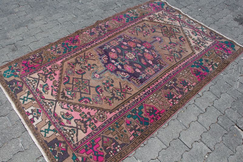 Vintage Persian Accent Area Rug 4.2 x 6.8 ft