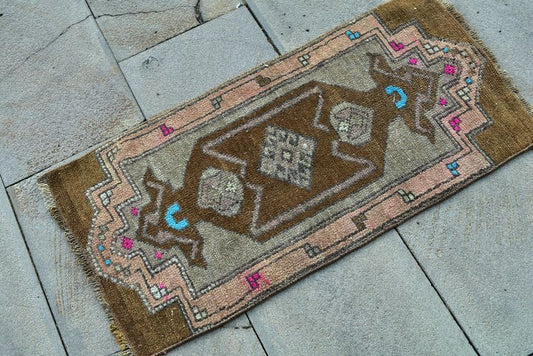 Vintage Turkish Mini Rug 1.4 x 2.8 ft