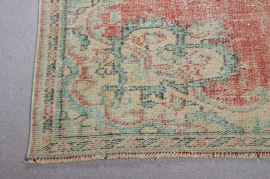 Vintage Turkish Accent Area rug 5 x 8.6 ft