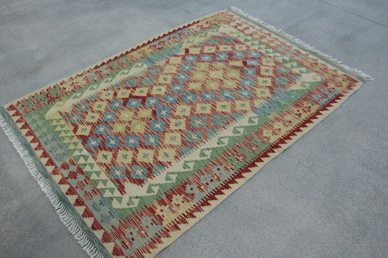 Vintage Turkish Accent Area rug 3.9 x 5.9 ft